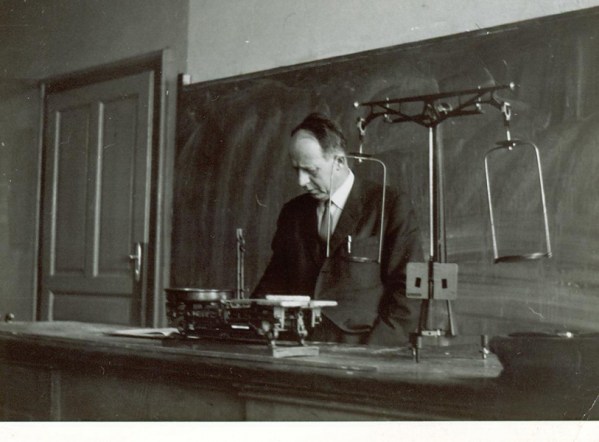 1967_Prof. Förster, Physik_3b (Schmidt).jpg