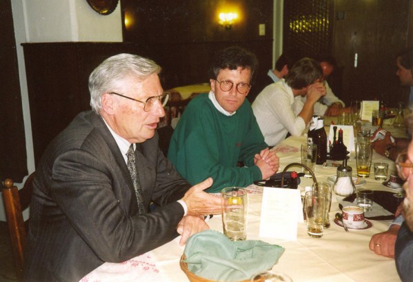 1982_10-jähriges Klassentreffen Prof. Zellner-Schmidt Gambrinuskeller (Schmidt).jpg